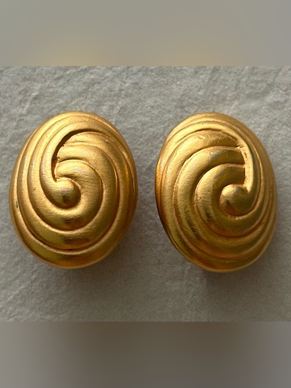 GINNIE JOHANSEN GJD, Vintage, Matt Gold Tone, Swirl Pattern, Clip On Earrings